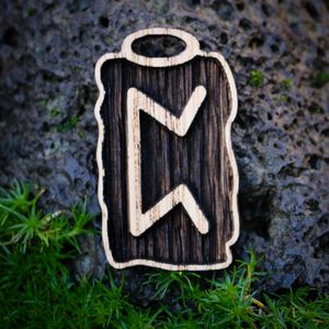 PERTHRO - RUNOVÝ DŘEVĚNÝ AMULET - RUNE{% if kategorie.adresa_nazvy[0] != zbozi.kategorie.nazev %} - BIJOUTERIE{% endif %}