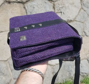 FIONA SHOULDER BAG, PURPLE, WOOL - WOOLEN HANDBAGS & BAGS{% if kategorie.adresa_nazvy[0] != zbozi.kategorie.nazev %} - WOOLEN PRODUCTS, IRELAND{% endif %}