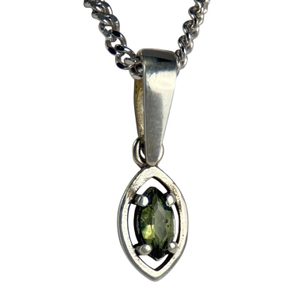 Moldavite, pendentif et boucles d’oreilles en argent Ag 925/1000