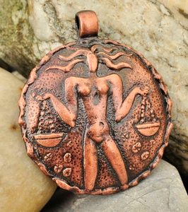 LIBRA, ZODIAC, PENDANT - PENDENTIFS ZODIAQUAUX{% if kategorie.adresa_nazvy[0] != zbozi.kategorie.nazev %} - BIJOUTERIE{% endif %}