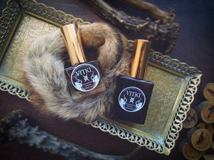 VITKI - NORSE MAGIC, NARURAL ESENCE FOR MEN - MAGICAL OILS{% if kategorie.adresa_nazvy[0] != zbozi.kategorie.nazev %} - MAGIC{% endif %}