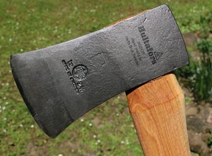 FELLING AXE HY 10  1200G, HULTAFORS, SWEDEN - WERKZEUGE - SCHAUFELN, SÄGEN, AXT{% if kategorie.adresa_nazvy[0] != zbozi.kategorie.nazev %} - BUSHCRAFT{% endif %}