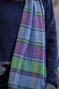 PURPLE HERITAGE BLOCK WINDOWPANE SCARF - FOXFORD, IRELAND - WOOLEN BLANKETS AND SCARVES, IRELAND{% if kategorie.adresa_nazvy[0] != zbozi.kategorie.nazev %} - WOOLEN PRODUCTS, IRELAND{% endif %}