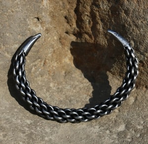 SCORPIO, BRACELET FORGÉ - BIJOUX EN FER FORGÉ{% if kategorie.adresa_nazvy[0] != zbozi.kategorie.nazev %} - BIJOUTERIE{% endif %}