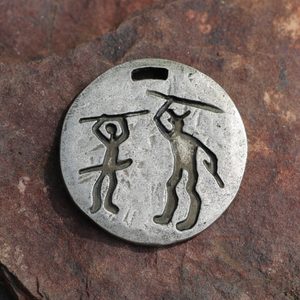 Guerrier Pendentif, Tanum pétroglyphe, zinc
