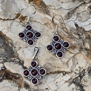 PRAGA, medieval pendant with garnets, silver 925/1000
