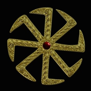 KOLOVRAT WITH GARNET, SLAVIC PENDANT, 14K GOLD - SCHMUCK AUS GOLD{% if kategorie.adresa_nazvy[0] != zbozi.kategorie.nazev %} - SILBER SCHMUCKSTÜCKE{% endif %}