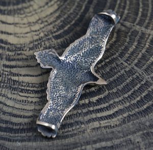 Flying CROW - Raven pendant, bronze