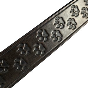 Ceinture en cuir, traces de loup