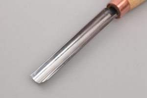 K9/10 – Compact straight rounded chisel. Sweep №9