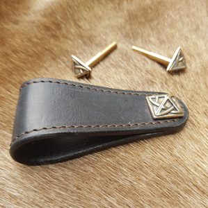 CELTICA, LEATHER FURNITURE HANDLE, DARK BROWN - KEYCHAINS, WHIPS, OTHER{% if kategorie.adresa_nazvy[0] != zbozi.kategorie.nazev %} - LEATHER PRODUCTS{% endif %}