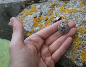 VIKING BROOCH, STORA RYK, FÄRGELANDA, SWEDEN, BRONZE - COSTUME BROOCHES, FIBULAE{% if kategorie.adresa_nazvy[0] != zbozi.kategorie.nazev %} - JEWELLERY - BRONZE, ZINC{% endif %}