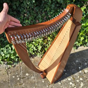 Irish Harp, 27 strings