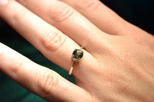 SILVER RING WITH MOLDAVITE, AG 925 - MOLDAVITE{% if kategorie.adresa_nazvy[0] != zbozi.kategorie.nazev %} - SILBER SCHMUCKSTÜCKE{% endif %}