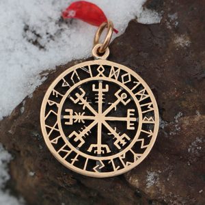 VEGVISIR, ISLÄNDISCHE RUNE ANHÄNGER AUS BRONZE - ANHÄNGER, HALSKETTEN{% if kategorie.adresa_nazvy[0] != zbozi.kategorie.nazev %} - SCHMUCKSTÜCKE{% endif %}