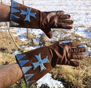 d'Artagnan, leather gloves