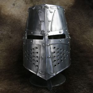 TEMPLAR KNIGHT GREAT HELMET DURALUMIN - COSTUME RENTAL - ARMS AND ARMOUR RENTAL{% if kategorie.adresa_nazvy[0] != zbozi.kategorie.nazev %} - FILM AND PROPS{% endif %}