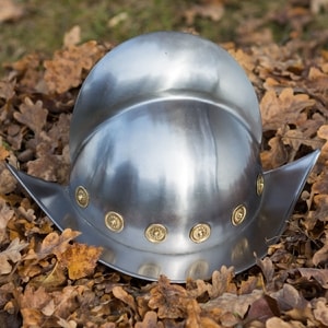 MORION, CASQUE EN ACIER - CASQUES DE LUXE, FANTASY, JAPONAIS, RÉCENTS{% if kategorie.adresa_nazvy[0] != zbozi.kategorie.nazev %} - ARMURES ET BOUCLIERS{% endif %}