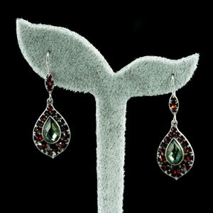 BRANKA, SILVER EARRINGS, MOLDAVITE, GARNET - MOLDAVITES, CZECH{% if kategorie.adresa_nazvy[0] != zbozi.kategorie.nazev %} - SILVER JEWELLERY{% endif %}