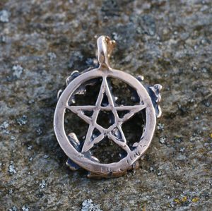 OAK PENTACLE, BRONZE PENDANT - PENDANTS, NECKLACES{% if kategorie.adresa_nazvy[0] != zbozi.kategorie.nazev %} - JEWELLERY - BRONZE, ZINC{% endif %}