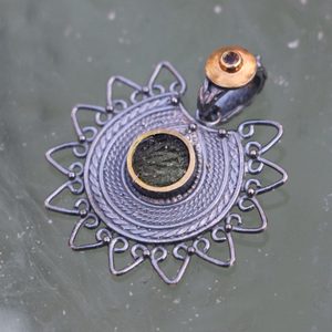 LADA MOLDAVITE, GREAT MORAVIA PENDANT, GOLD PLATED SILVER 925 - PENDENTIFS{% if kategorie.adresa_nazvy[0] != zbozi.kategorie.nazev %} - BIJOUX EN ARGENT{% endif %}