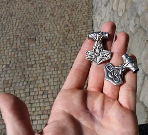 MARTEAU DE THOR - TÓR, pendentif, zinc