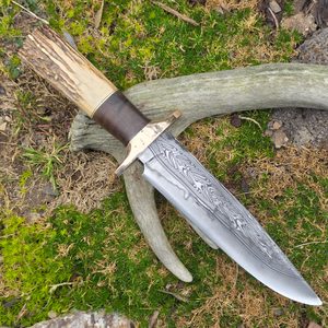 Geschmiedetes Frontier-Messer Rebel Steel mit Scheide