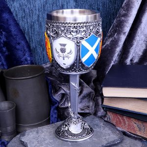 GOBLET OF THE BRAVE SCOTTISH SHIELD GLASS - MUGS, GOBLETS, SCARVES{% if kategorie.adresa_nazvy[0] != zbozi.kategorie.nazev %} - HOME DECOR{% endif %}