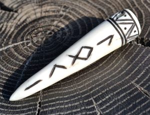 LOKI, VIKING RUNE PEDNANT, ANTLER - WIKINGERAMULETTE{% if kategorie.adresa_nazvy[0] != zbozi.kategorie.nazev %} - SCHMUCKSTÜCKE{% endif %}