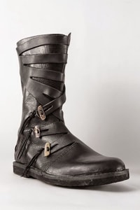 VARYAG, CUIR VIKING DES CHAUSSURES HAUTES, NOIR - CHAUSSURES VIKING ET SLAVES{% if kategorie.adresa_nazvy[0] != zbozi.kategorie.nazev %} - COSTUMES, CHAUSSURES{% endif %}