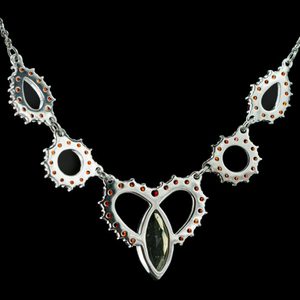 WARTA, SILVER NECKLACE, MOLDAVITE, GARNET - MOLDAVITES, CZECH{% if kategorie.adresa_nazvy[0] != zbozi.kategorie.nazev %} - SILVER JEWELLERY{% endif %}