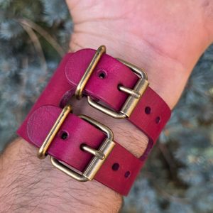 Lederarmband mit einem hussitischen Kelch