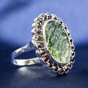 DRINA, CZECH MOLDAVITE, GARNET, SILVER RING - MOLDAVITES, CZECH{% if kategorie.adresa_nazvy[0] != zbozi.kategorie.nazev %} - SILVER JEWELLERY{% endif %}