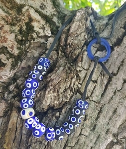 CELTIC GLASS NECKLACE, LA TÉNE PERIOD REPLICA, BLUE - HISTORICAL GLASS BEADS, REPLICA{% if kategorie.adresa_nazvy[0] != zbozi.kategorie.nazev %} - BUSHCRAFT, LIVING HISTORY, CRAFTS{% endif %}