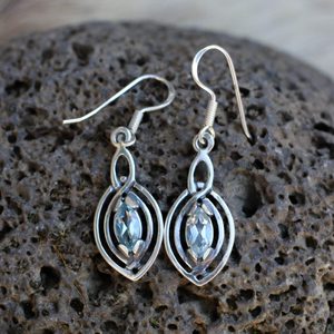 MAIA PENDANT ND EARRINGS, SILVER AND BLUE TOPAZ - SILBERSCHMUCK-SETS{% if kategorie.adresa_nazvy[0] != zbozi.kategorie.nazev %} - SILBER SCHMUCKSTÜCKE{% endif %}