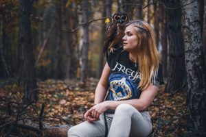 FREYA T-SHIRT FEMME DÉESSE VIKING - T-SHIRTS POUR FEMMES{% if kategorie.adresa_nazvy[0] != zbozi.kategorie.nazev %} - T-SHIRTS, BOOTS - ROCK MUSIC{% endif %}