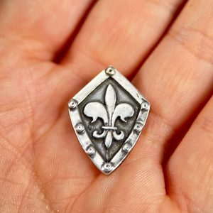 Fleur de Lis in the shield, pendant, silver
