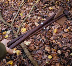 LEATHER FOLDING TRIPOD - BUSHCRAFT{% if kategorie.adresa_nazvy[0] != zbozi.kategorie.nazev %} - BUSHCRAFT, LIVING HISTORY, CRAFTS{% endif %}