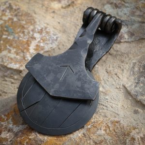 THOR'S HAMMER UND SHIELD TÜRKLOPFER - GEHÄMMERTE PRODUKTE{% if kategorie.adresa_nazvy[0] != zbozi.kategorie.nazev %} - SCHMIEDEARBEITEN, MINTAGE{% endif %}