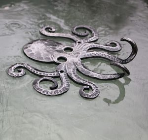 CTHULHU - WROUGHT IRON HOOKS / KEY RING - SMITHY WORKS, COINS{% if kategorie.adresa_nazvy[0] != zbozi.kategorie.nazev %} - SMITHY WORKS, COINS{% endif %}