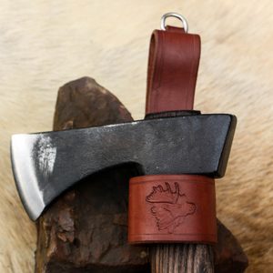 AXE LEATHER HANGER - FOR BELT AND CARABINER - AXES, POLEWEAPONS{% if kategorie.adresa_nazvy[0] != zbozi.kategorie.nazev %} - WEAPONS - SWORDS, AXES, KNIVES{% endif %}