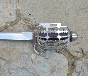 SCOTTISH BASKET HILT BROADSWORD, REPLICA OF AN ORIGINAL SWORD FOR PRACTICAL USAGE - FALCHION, SCHOTTLAND, ANDERE SCHWERTER{% if kategorie.adresa_nazvy[0] != zbozi.kategorie.nazev %} - WAFFEN{% endif %}