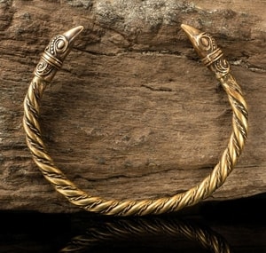 CORBEAU VIKING - BRACELET, LAITON - OBJETS EN BRONZE{% if kategorie.adresa_nazvy[0] != zbozi.kategorie.nazev %} - BIJOUTERIE{% endif %}