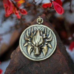 LOUP BLANC, pendentif, zinc