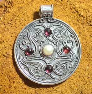 BATTERSEA, luxury Brythonic jewel, pearl, gemstones - silver 925, 13 g