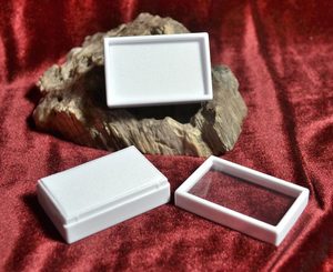ACRYLIC GEM DISPLAY plus 18 BOXES