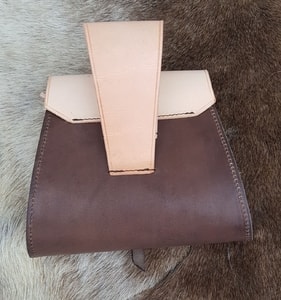 TWO BROWNS, LEATHER BELT BAG - BAGS, SPORRANS{% if kategorie.adresa_nazvy[0] != zbozi.kategorie.nazev %} - LEATHER PRODUCTS{% endif %}