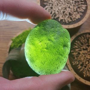 MOLDAVITE oak box for collectors of stones, moldavite and bracelets