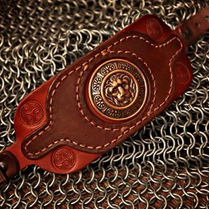 LÖWENHERZ LEDER ARMBAND - LEDERARMBÄNDER{% if kategorie.adresa_nazvy[0] != zbozi.kategorie.nazev %} - LEDERPRODUKTE{% endif %}