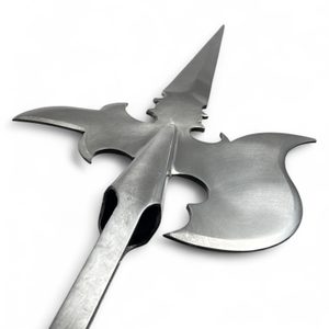 Hellebarde I, Nachbildung einer Holzwaffe